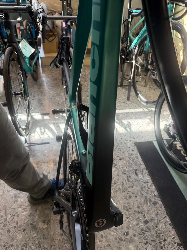 Used Bianchi Specialissima PRO Ultegra Di2 2024 2024 Road & Gravel, Blue — image 3 of 7
