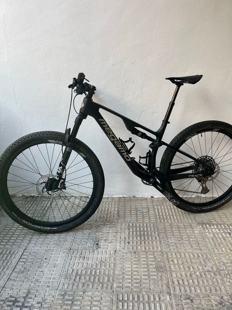Used Megamo TRACK R120 10 2023 2023 Mountainbike, Black, 29 — image 2 of 8