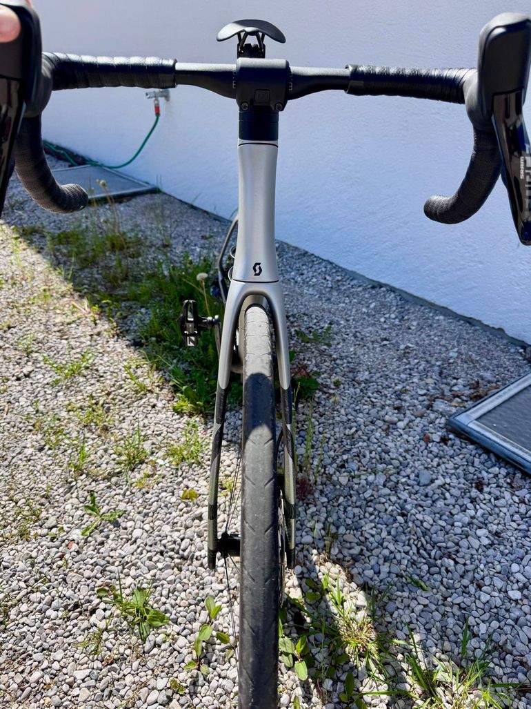 Used Scott Foil RC 30 2025 2025 Road & Gravel, Grigio chiaro — image 14 of 18