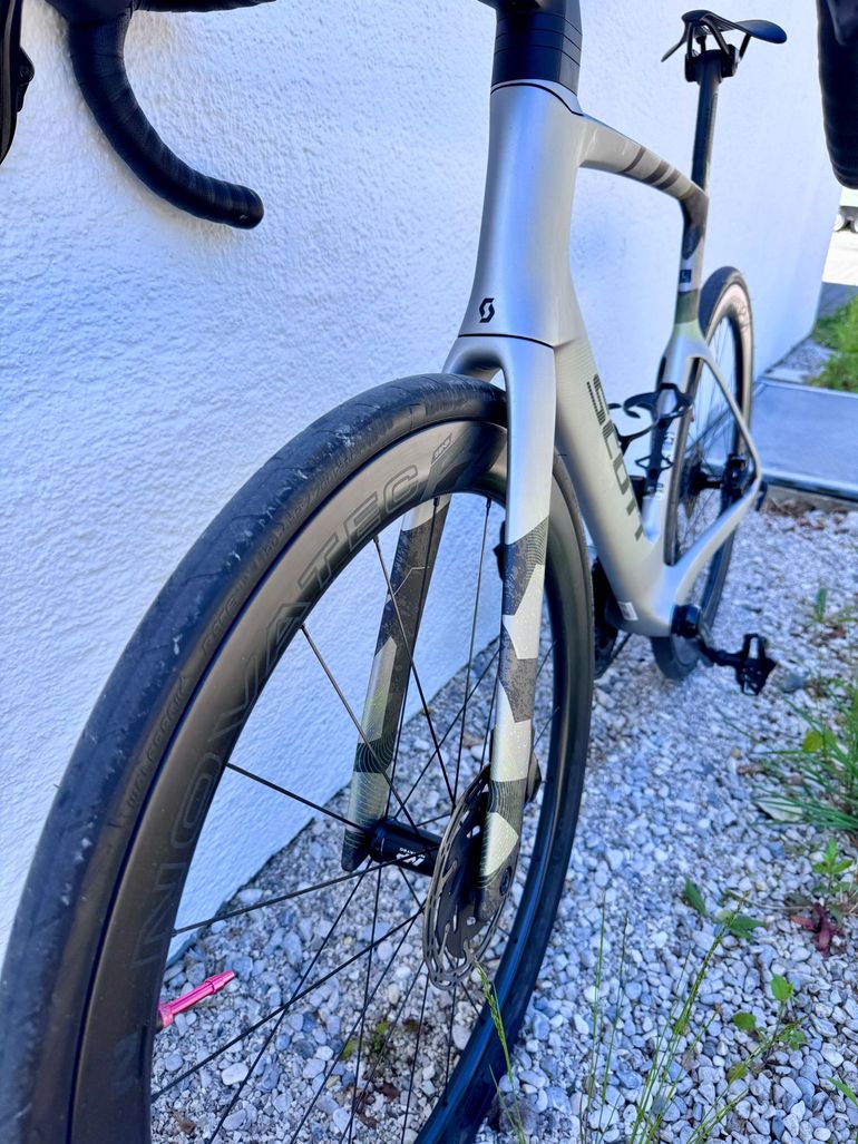 Used Scott Foil RC 30 2025 2025 Road & Gravel, Grigio chiaro — image 8 of 18