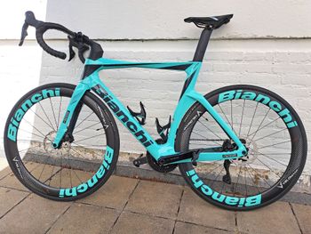 Used Bianchi Oltre Comp 105 Di2 2025 2025 Road & Gravel, Green — image 2 of 4
