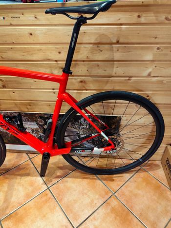 Used Wilier WILIER GTR TEAM DISC SRAM RIVAL 12 2023 Road & Gravel — image 14 of 19