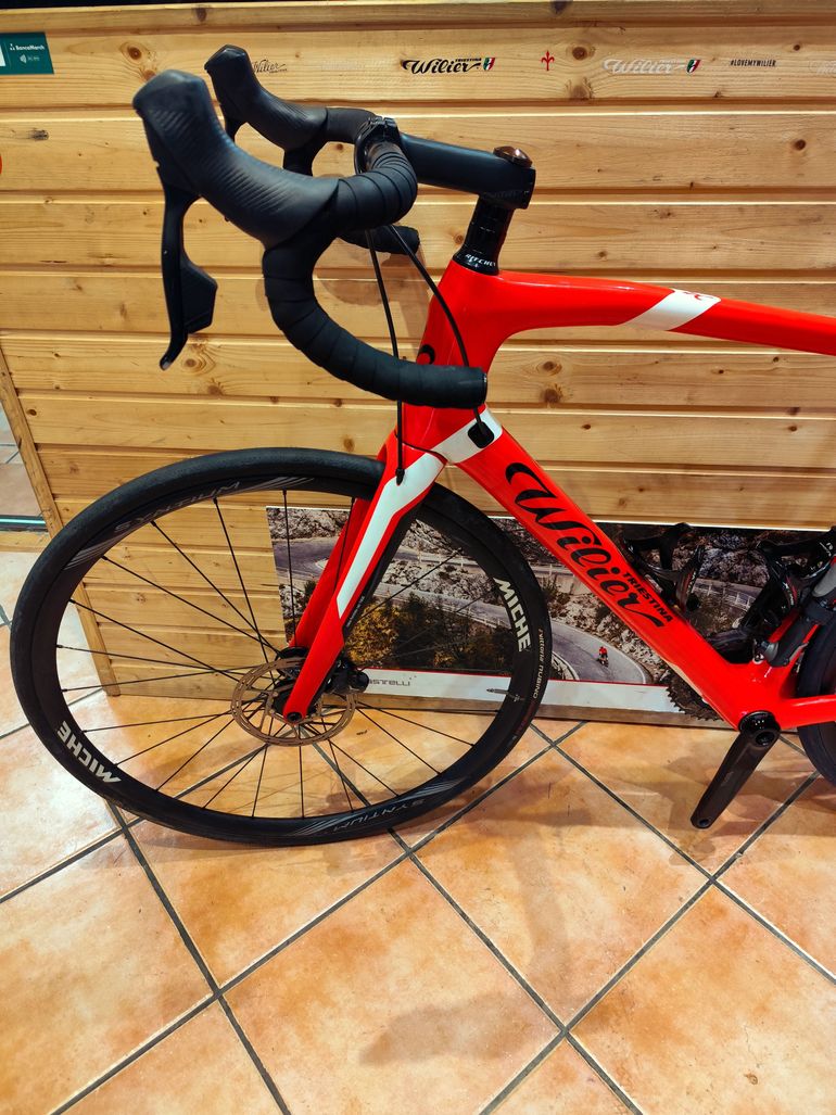 Used Wilier WILIER GTR TEAM DISC SRAM RIVAL 12 2023 Road & Gravel — image 13 of 19