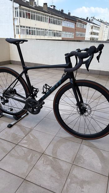 Used Giant TCR Advanced Pro 2 Disc 2021 2021 Road & Gravel, Black — image 4 of 23