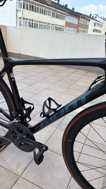 Used Giant TCR Advanced Pro 2 Disc 2021 2021 Road & Gravel, Black — image 9 of 23