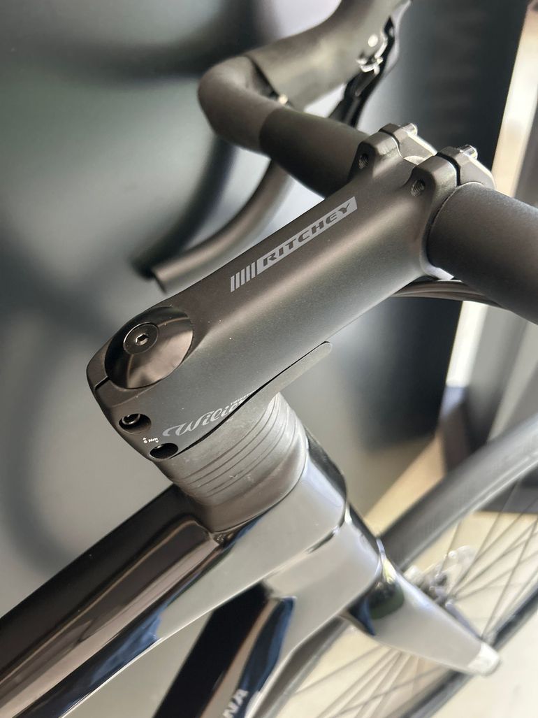 Used Wilier Garda SHIMANO 105 R7020 2X12S 2025 2025 Road & Gravel — image 6 of 6