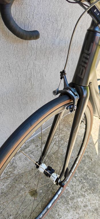 Used BMC BMC Custom Shimano Ultegra Di2 2014 Road & Gravel, Black — image 5 of 9