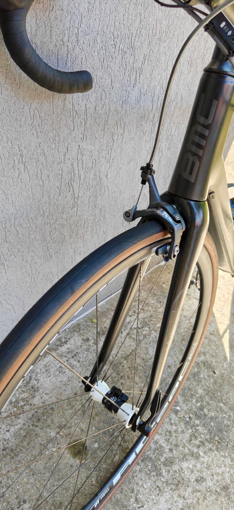 Used BMC BMC Custom Shimano Ultegra Di2 2014 Road & Gravel, Black — image 5 of 9