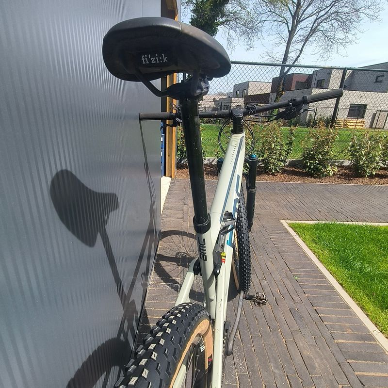 Used BMC Fourstroke 01 LT TWO 2021 2021 Mountainbike, Green, 29 — image 7 of 17