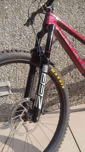 Used Deviate Claymore R 2024 2024 Mountainbike, Red — image 5 of 6