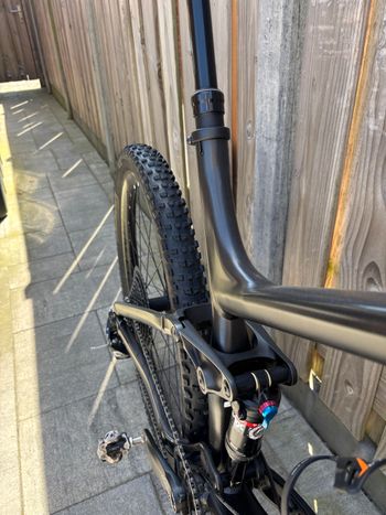 Used Trek Fuel EX 8 29 2019 2019 Mountainbike, Black, 29 — image 5 of 7