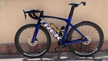Used Trek Madone SL 6 Di2 Gen 6 2023 2023 Road & Gravel, Blue — image 2 of 6