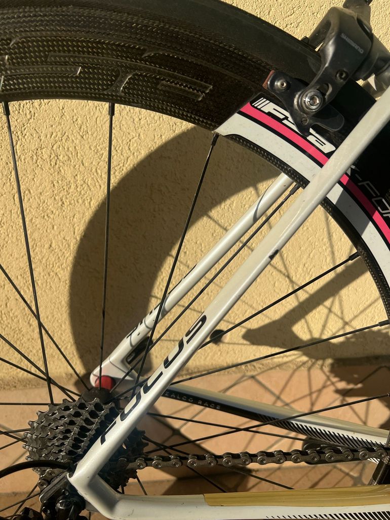 Used Focus IZALCO RACE 9.8 2019 2019 Road & Gravel, Bianco — image 5 of 12