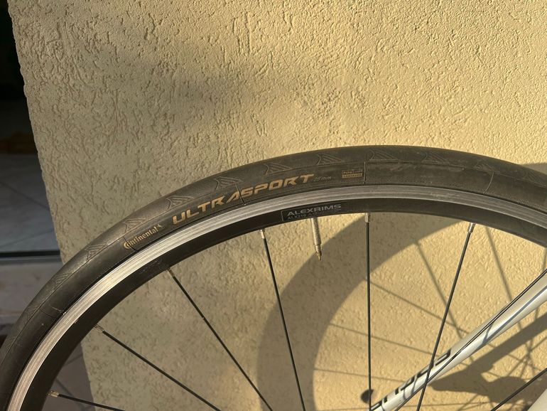 Used Focus IZALCO RACE 9.8 2019 2019 Road & Gravel, Bianco — image 11 of 12