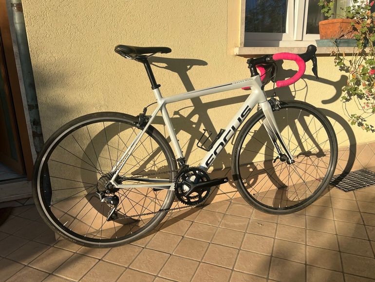 Used Focus IZALCO RACE 9.8 2019 2019 Road & Gravel, Bianco — image 4 of 12