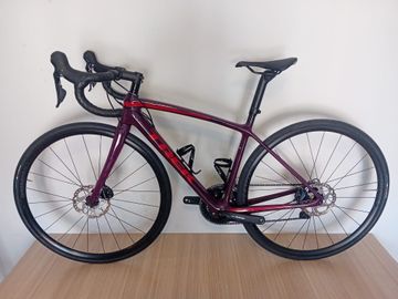 Trek Émonda SL 5 2021 2021 Road & Gravel usato, Viola — immagine 2 di 8