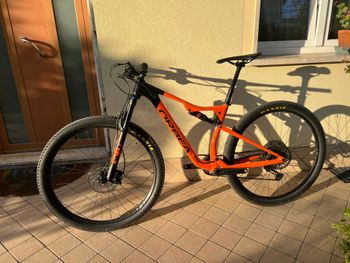 Used Orbea OIZ H30 2021 2021 Mountainbike, Orange, 29 — image 2 of 11