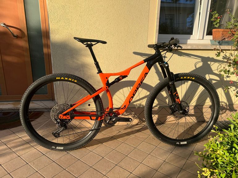 Used Orbea OIZ H30 2021 2021 Mountainbike, Orange, 29 — image 1 of 11