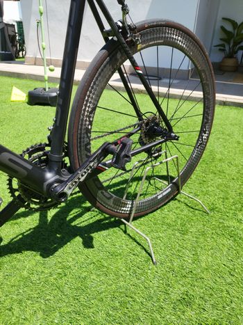 Used Focus Izalco SRAM Red 2012 Road & Gravel, Negro — image 8 of 13