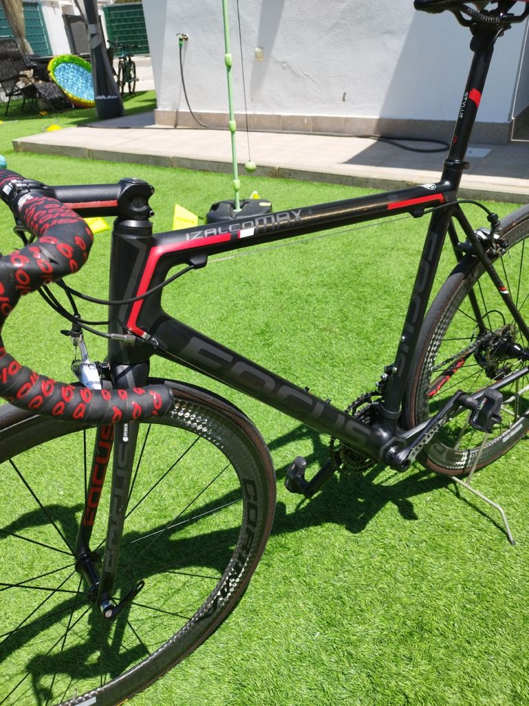 Used Focus Izalco SRAM Red 2012 Road & Gravel, Negro — image 7 of 13