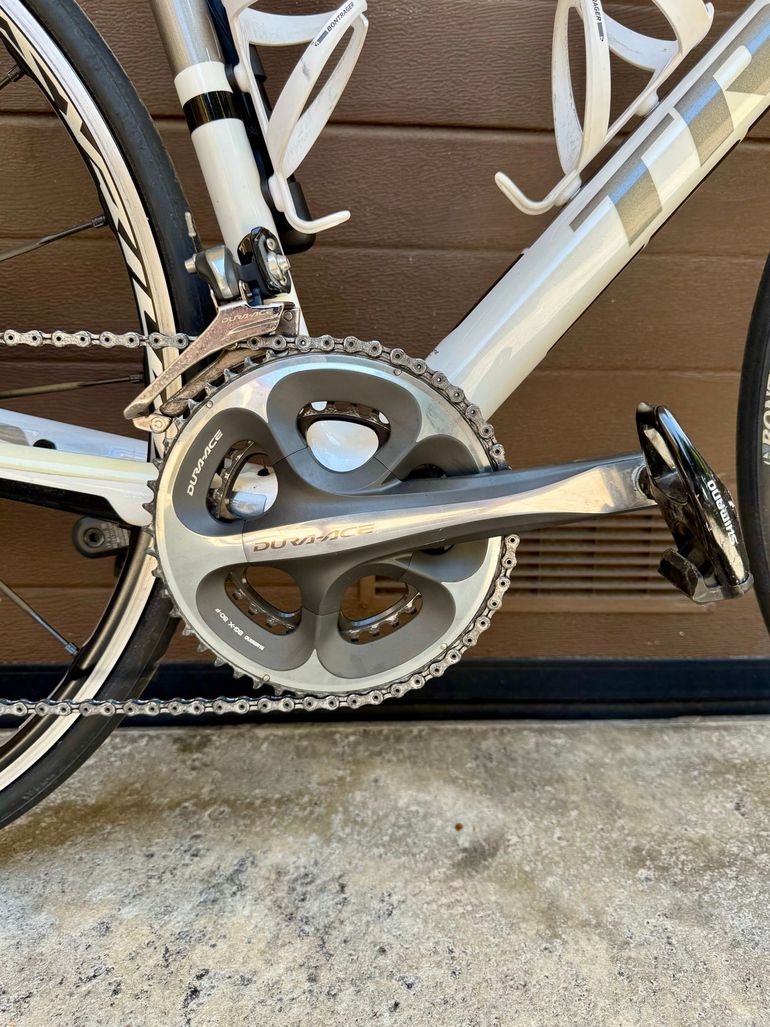 Used Trek Madone 6.9 SSL H1 (Double) 2012 2012 Road & Gravel, White — image 3 of 11