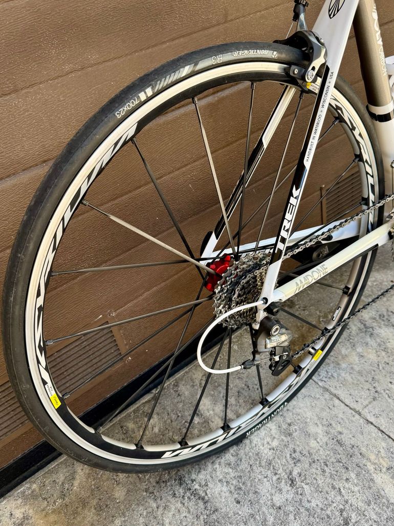 Used Trek Madone 6.9 SSL H1 (Double) 2012 2012 Road & Gravel, White — image 6 of 11
