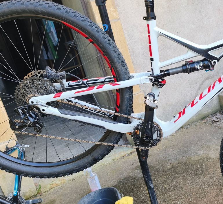 Used Specialized Camber Elite Carbon 29 2015 2015 Mountainbike, White, 29 — image 3 of 3