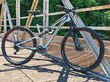 Used Specialized Camber Elite Carbon 29 2015 2015 Mountainbike, White, 29 — image 2 of 3