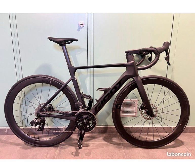 Used Giant Propel Advanced Pro 1 2024 2024 Road & Gravel, Nero — image 2 of 3