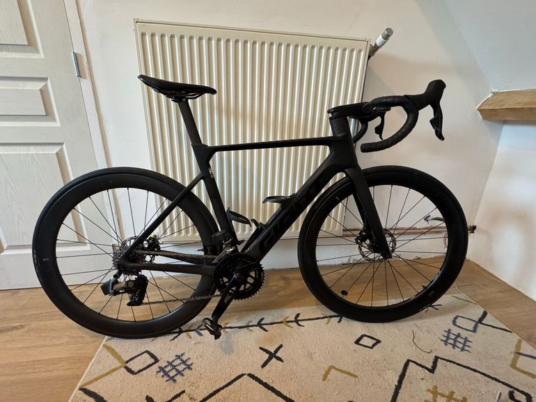Used Giant Propel Advanced Pro 1 2024 2024 Road & Gravel, Black — image 1 of 3
