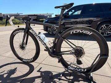 Used Specialized Tarmac SRAM Red eTap AXS 2025 Road & Gravel, Black — image 5 of 10