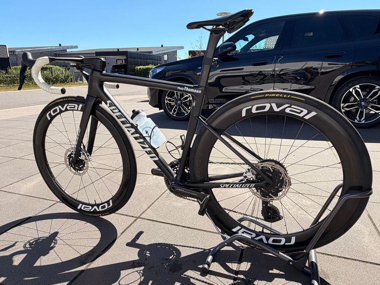 Used Specialized Tarmac SRAM Red eTap AXS 2024 Road & Gravel, Black — image 5 of 10