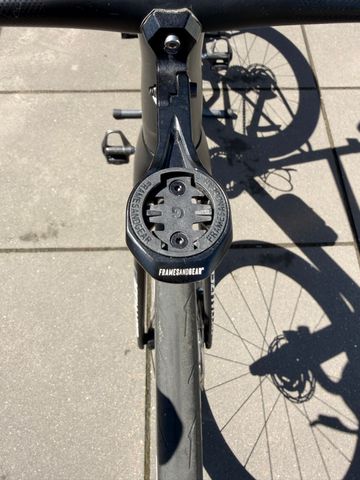Used Specialized Tarmac SRAM Red eTap AXS 2025 Road & Gravel, Black — image 7 of 10