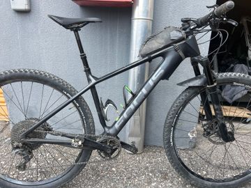 Used Focus RAVEN² 9.8 2020 2020 Mountainbike, Black, 29 — image 1 of 5