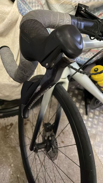 Used Specialized Aethos Expert - Shimano Ultegra Di2 2022 2022 Road & Gravel — image 4 of 6