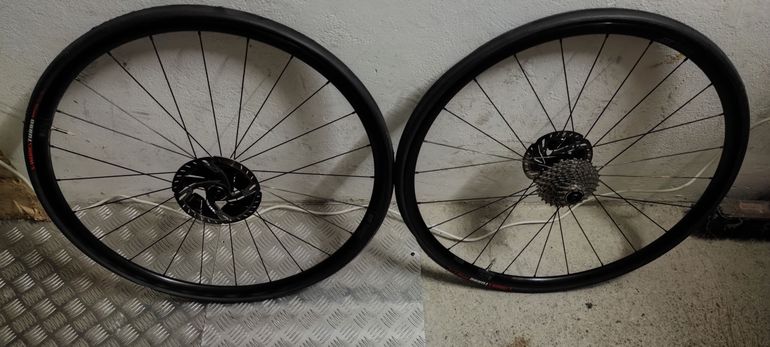 Used Specialized Aethos Expert - Shimano Ultegra Di2 2022 2022 Road & Gravel — image 3 of 6