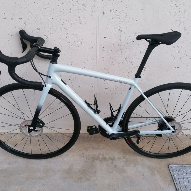 Used Specialized Aethos Expert - Shimano Ultegra Di2 2022 2022 Road & Gravel — image 1 of 6