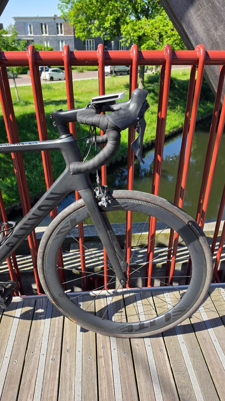 Used Canyon Ultimate Shimano 105 2020 Road & Gravel, Negro — image 3 of 9