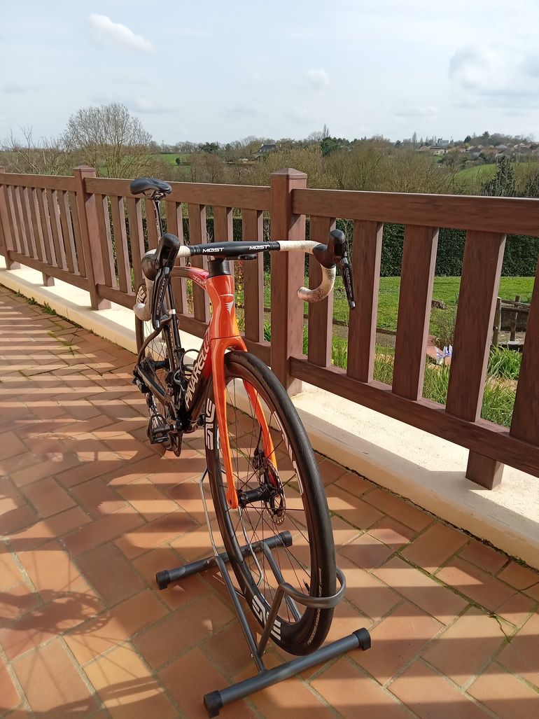 Used Pinarello DOGMA F DURA ACE Di2 2025 2025 Road & Gravel — image 3 of 9