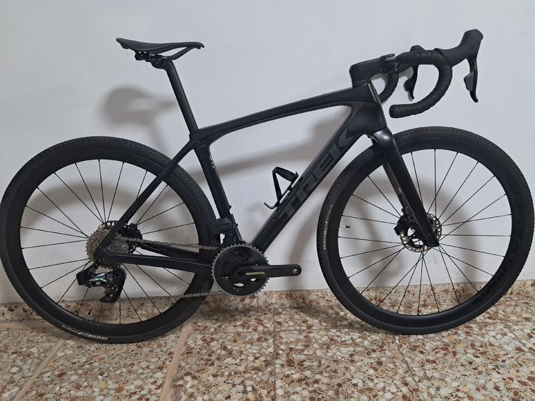 Used Trek Domane SRAM Force eTap AXS 2023 Road & Gravel, Nero — image 8 of 14