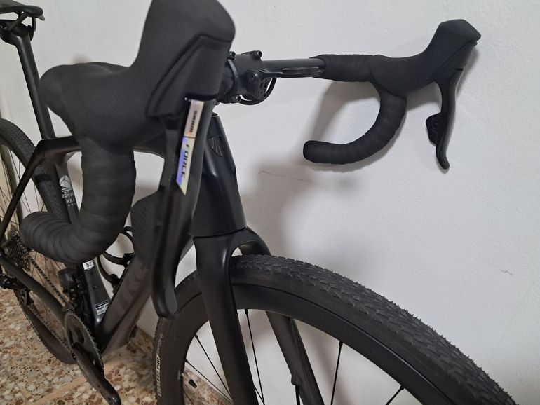 Used Trek Domane SRAM Force eTap AXS 2023 Road & Gravel, Nero — image 13 of 14
