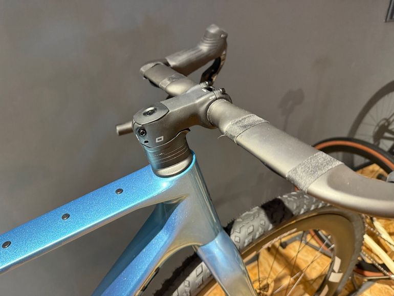 Used Mondraker Arid Carbon RR 2026 2026 Road & Gravel, Blue — image 6 of 7