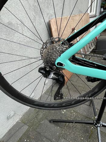 Used Bianchi Aria - 105 Di2 2022 2022 Road & Gravel, Green — image 3 of 4
