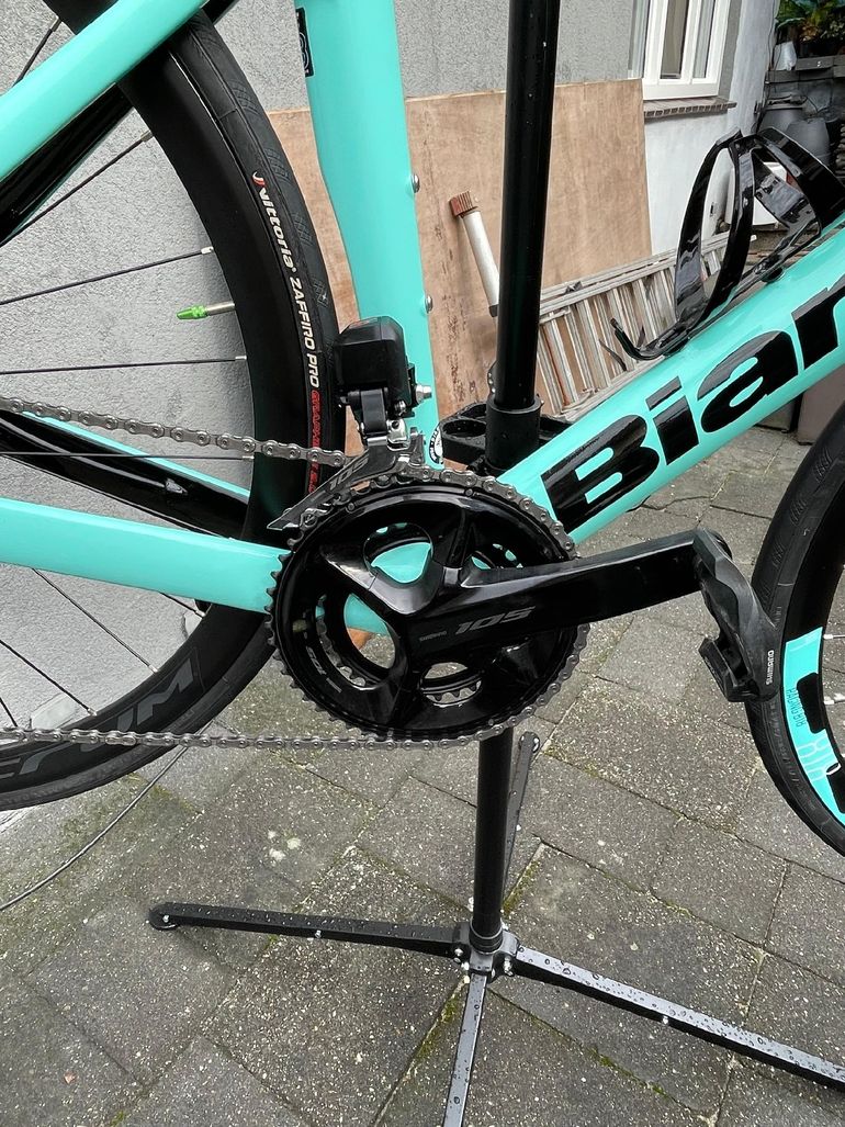 Used Bianchi Aria - 105 Di2 2022 2022 Road & Gravel, Green — image 4 of 4