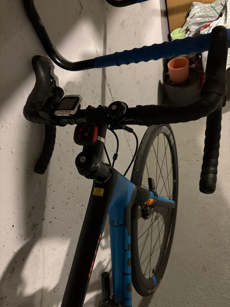 Used Giant Defy Advanced Pro 1 2017 2017 Road & Gravel — image 8 of 13