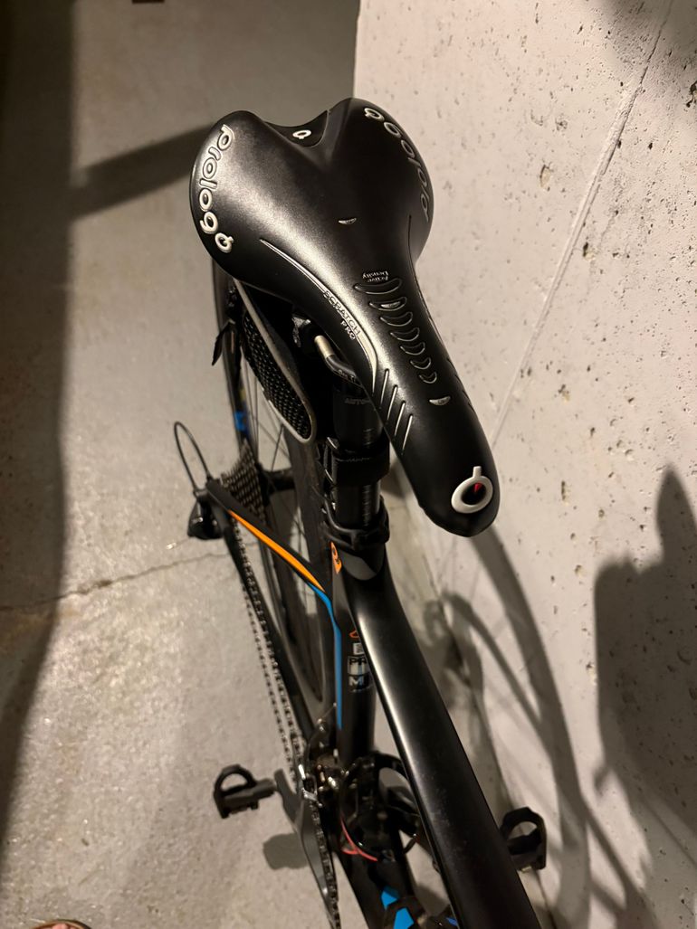 Used Giant Defy Advanced Pro 1 2017 2017 Road & Gravel — image 9 of 13