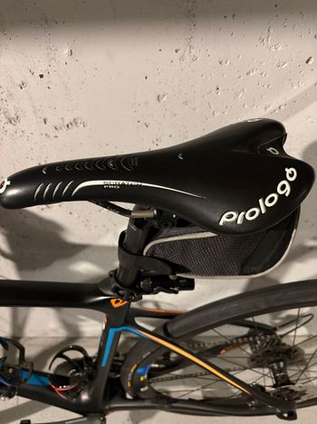 Used Giant Defy Advanced Pro 1 2017 2017 Road & Gravel — image 3 of 13