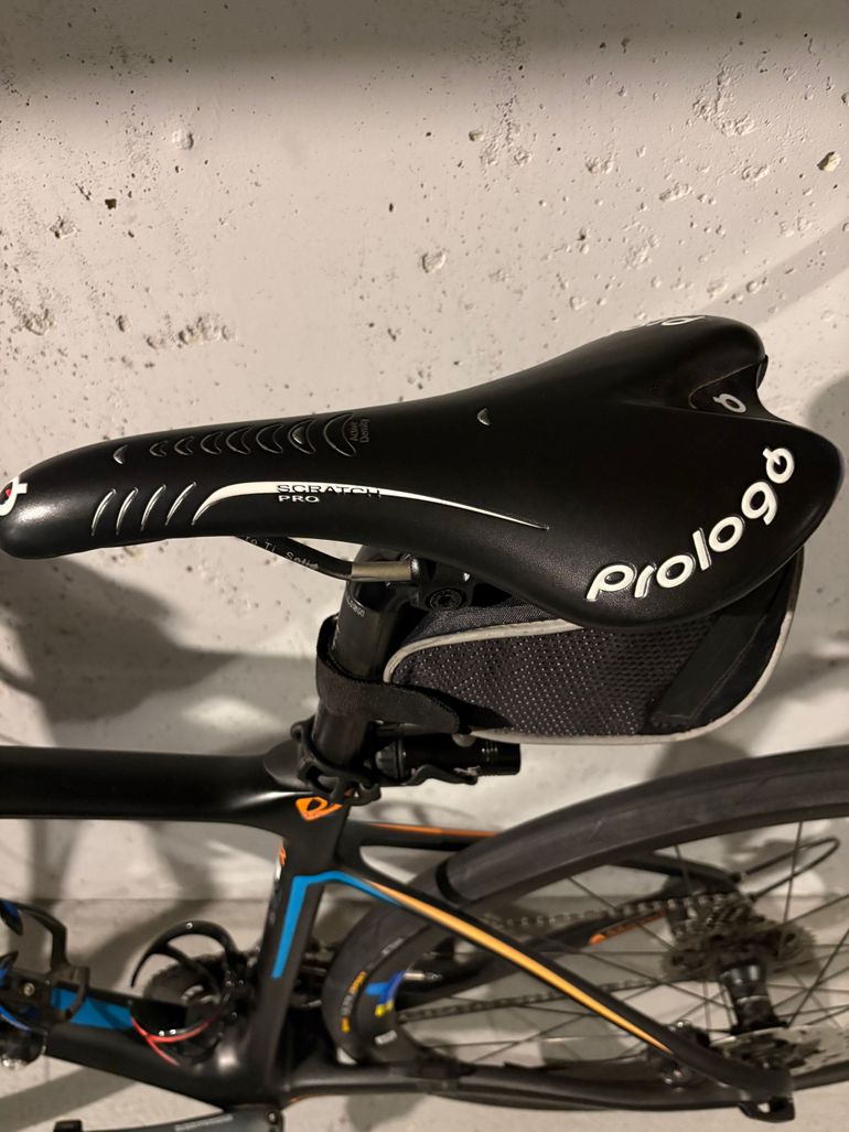 Used Giant Defy Advanced Pro 1 2017 2017 Road & Gravel — image 3 of 13