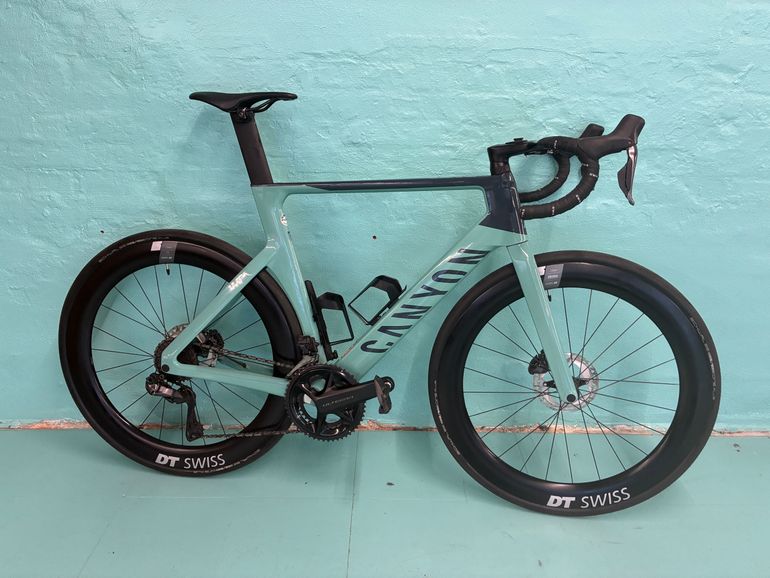Used Canyon Aeroad CF SLX 8 Di2 2024 2024 Road & Gravel, Green — image 1 of 7
