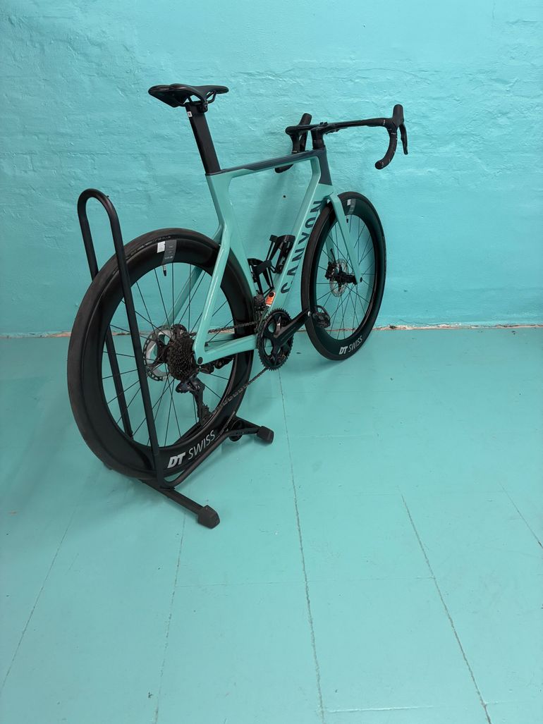 Used Canyon Aeroad CF SLX 8 Di2 2024 2024 Road & Gravel, Green — image 6 of 7